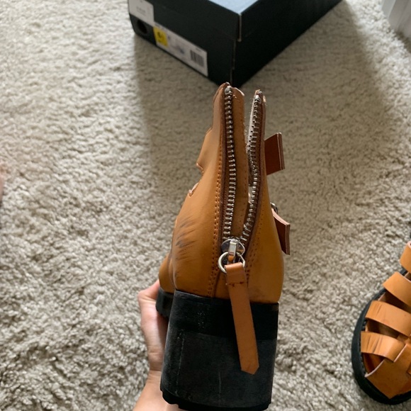 Heels. - Picture 3 of 4